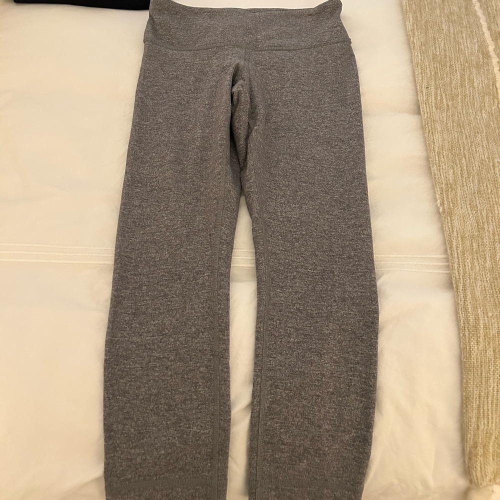 Grey Lulu lemon leggings cropped